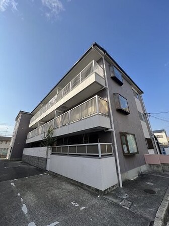 ピレネ園田の物件外観写真